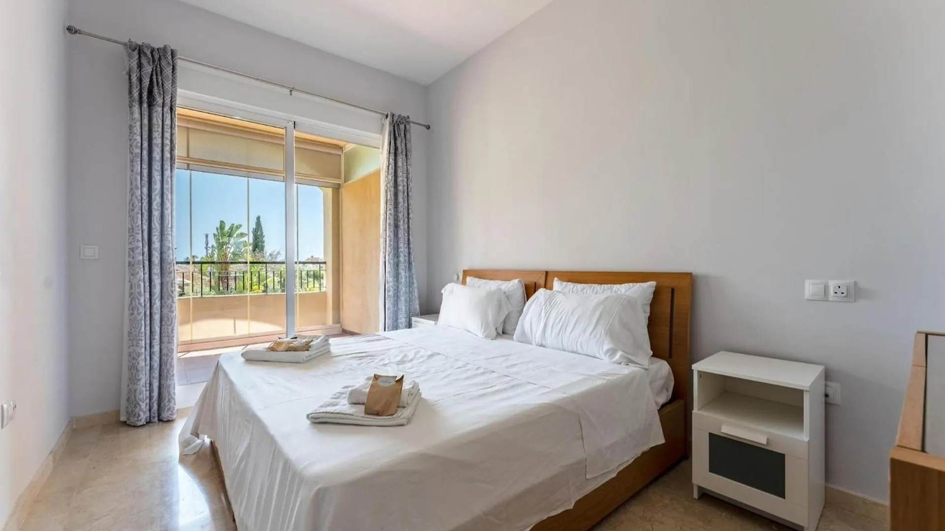 Faro'S Playa Marina Apartment Mijas