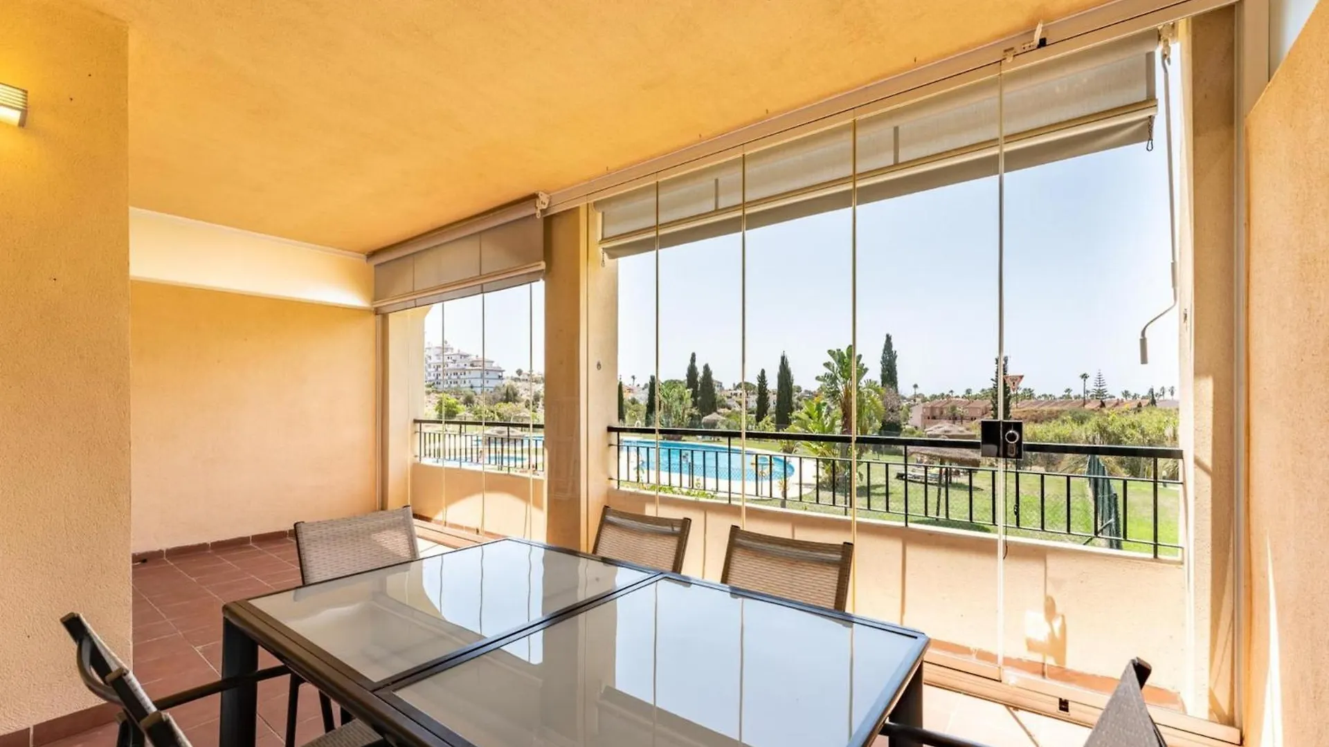 Faro'S Playa Marina Apartment Mijas