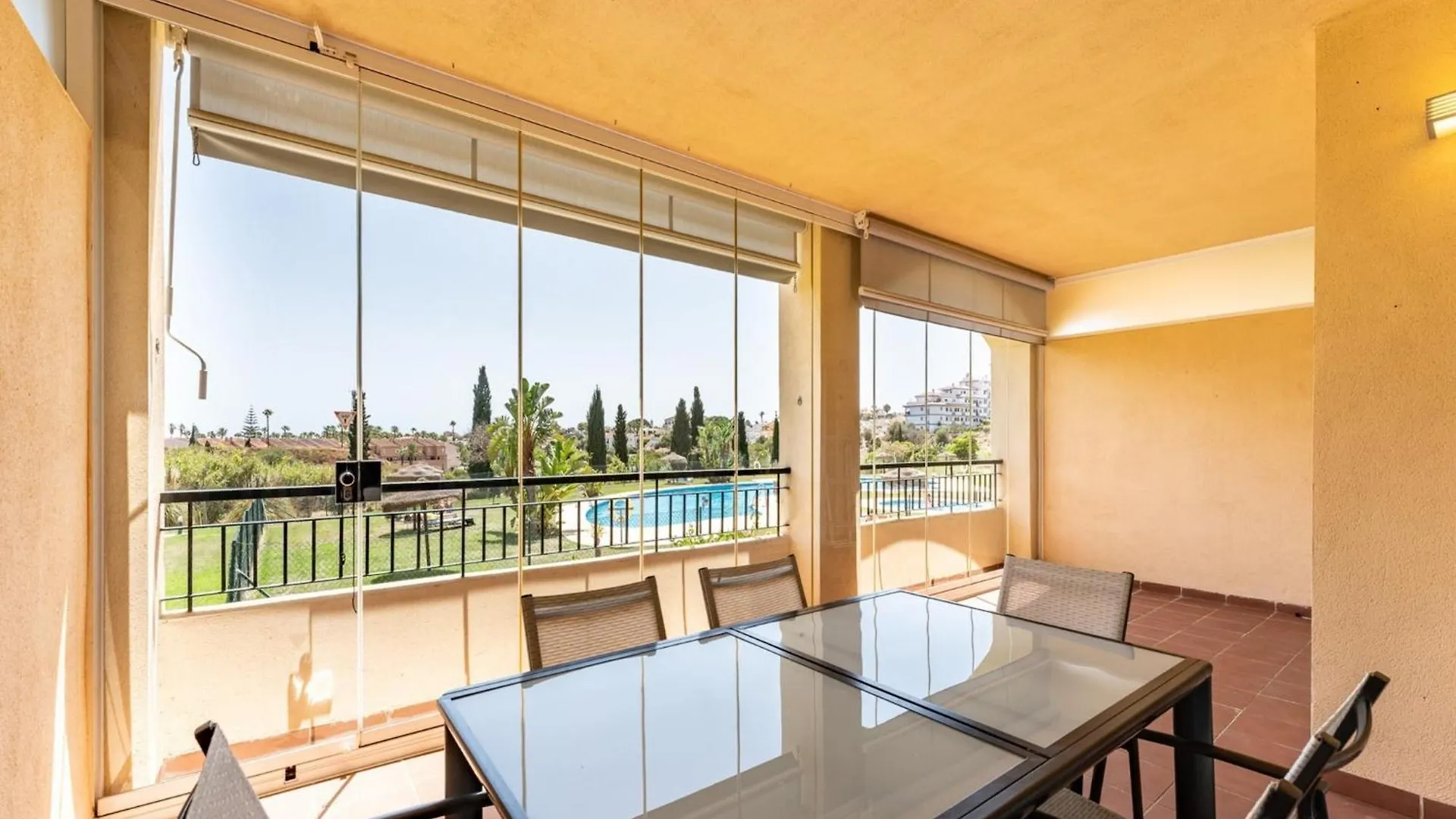 Faro'S Playa Marina Apartment Mijas